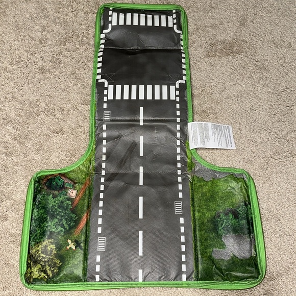 LEGO Color Block Zip Up Carry Case - Picture 4 of 8